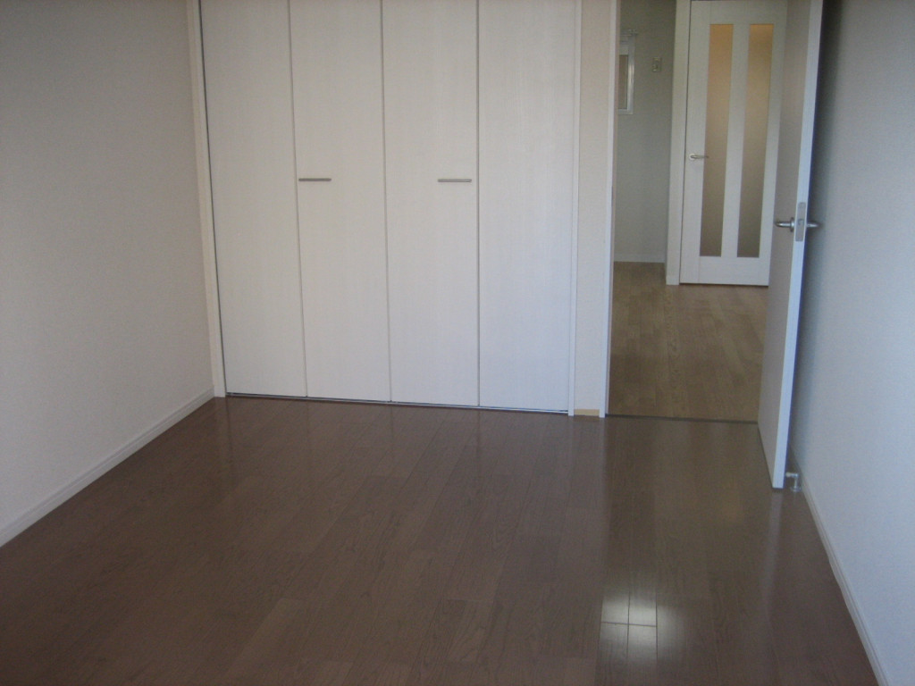 明るい室内です！(床フローリング貼り）！