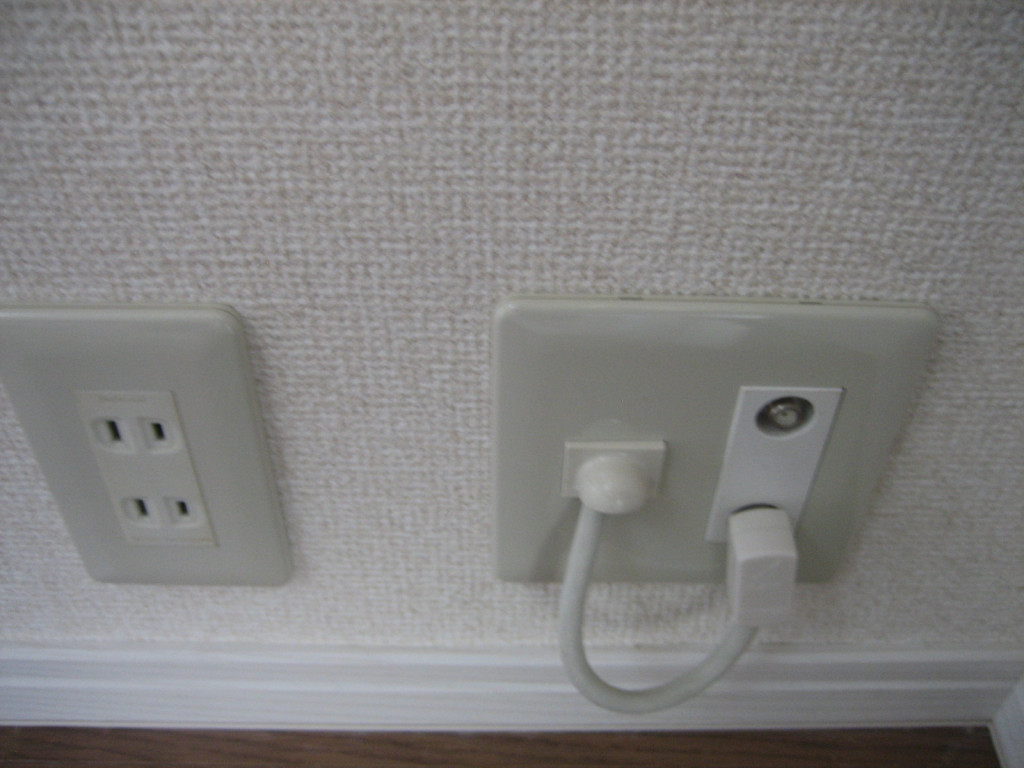 左側洋室のTVジャック！