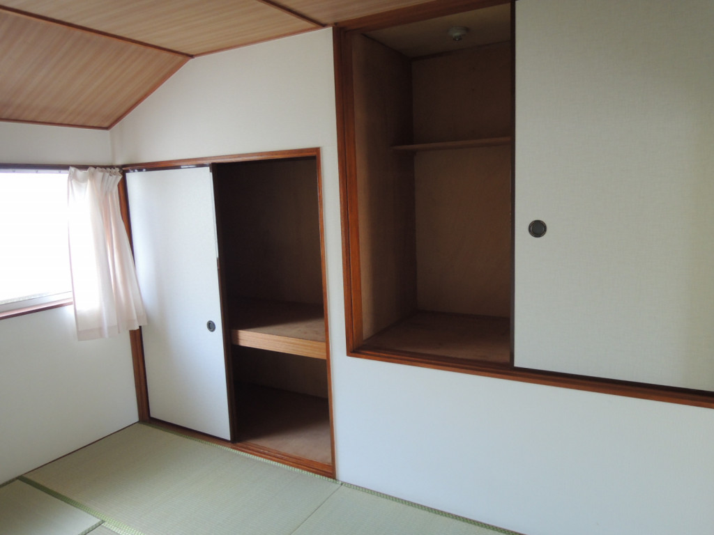 押入、収納になります。
