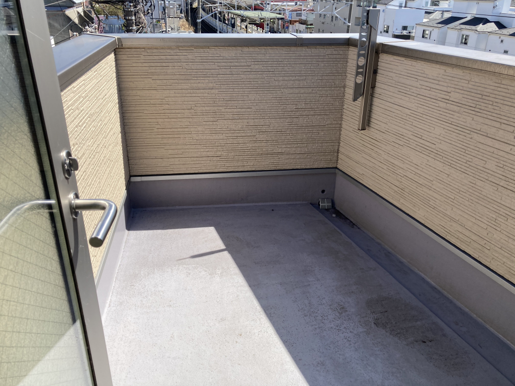 ルーフバルコニーがあります。