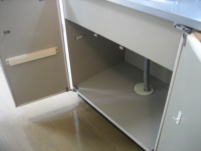 キッチン台下部収納です！