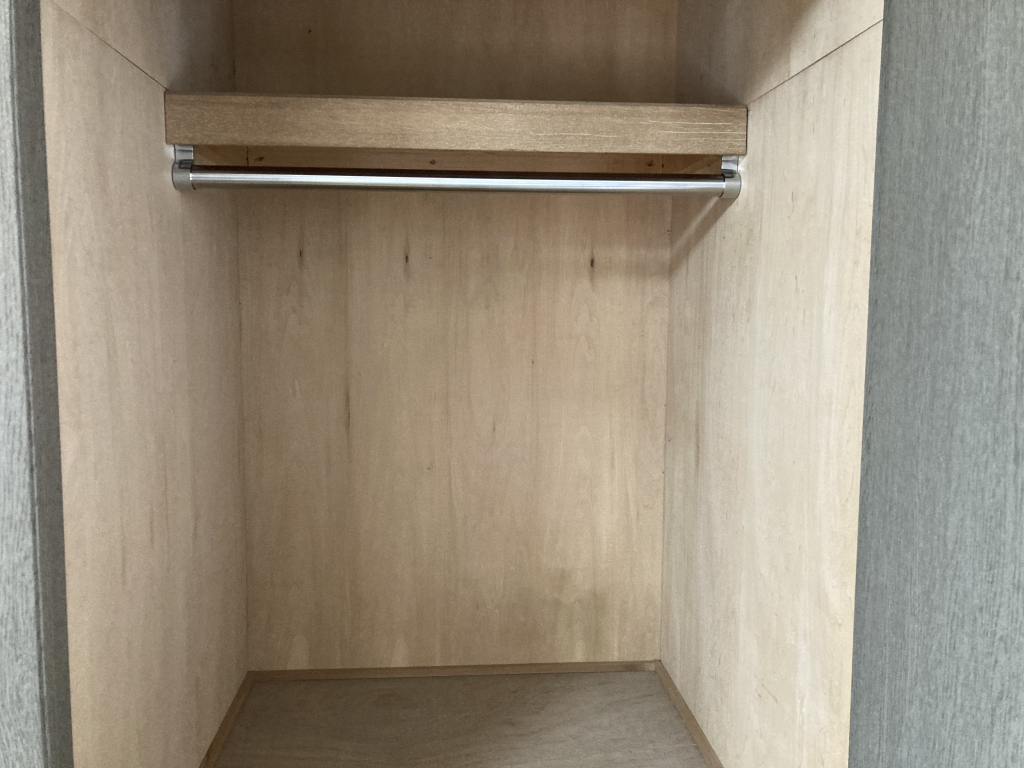 クローゼット内部です！