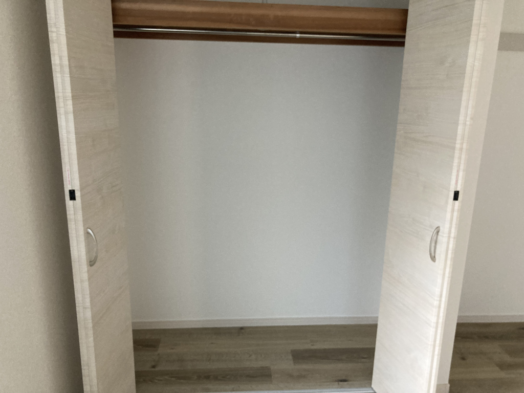 大型収納クローゼット内部です。