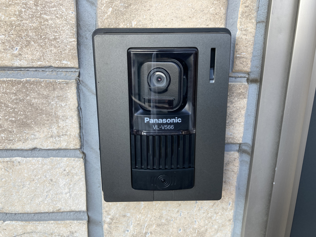 カメラ付ドアホンです！