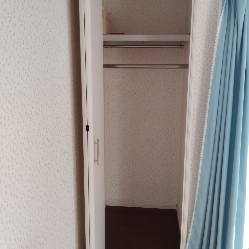 クローゼット内部です！