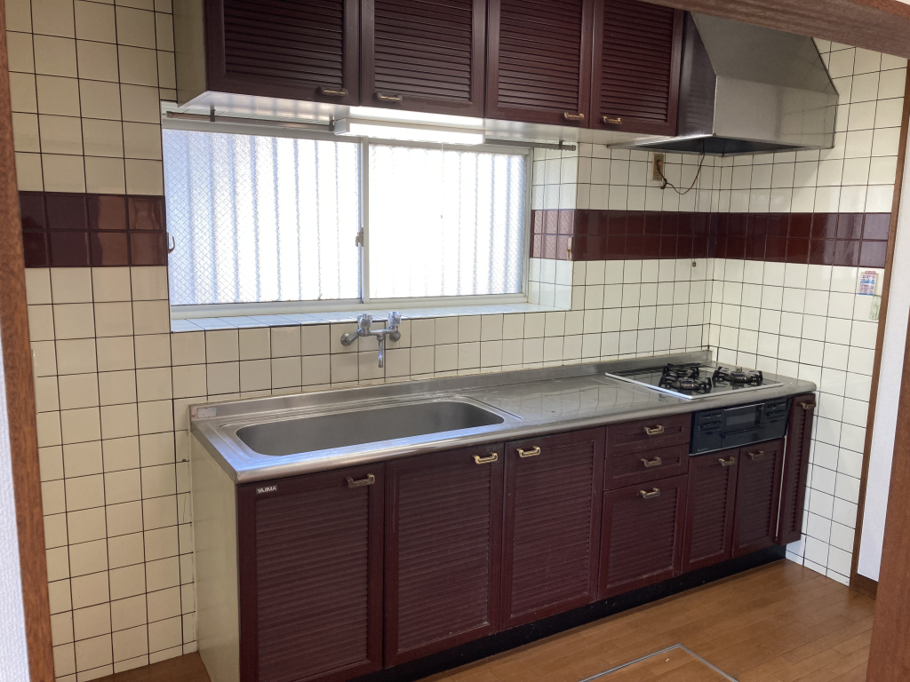 窓のある使いやすいキッチン台です！