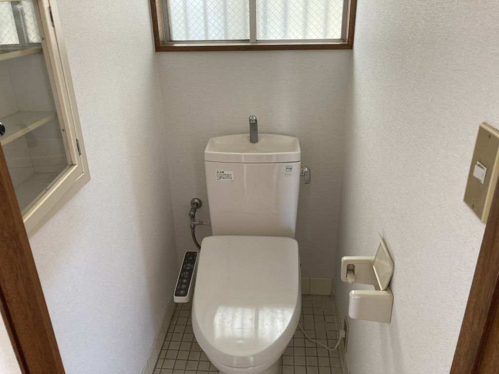 1階、多機能便座になります！