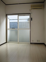 明るい室内です。南向き！