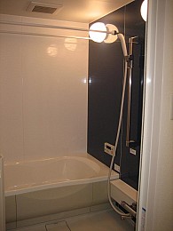 ゆったりした浴室内です！