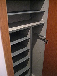 収納たっぷりの下足入です！