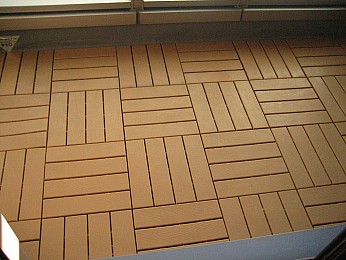 バルコニーの敷物(プラスチック）です！