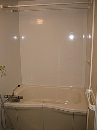 ゆったりした浴室内です！