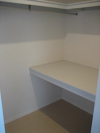ウォークインクローゼット内部です！