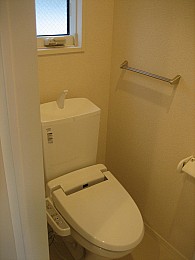 多機能便座！小窓付！