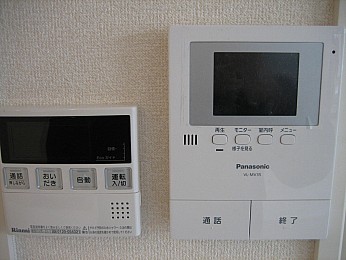 液晶カラ－モニターホン完備！