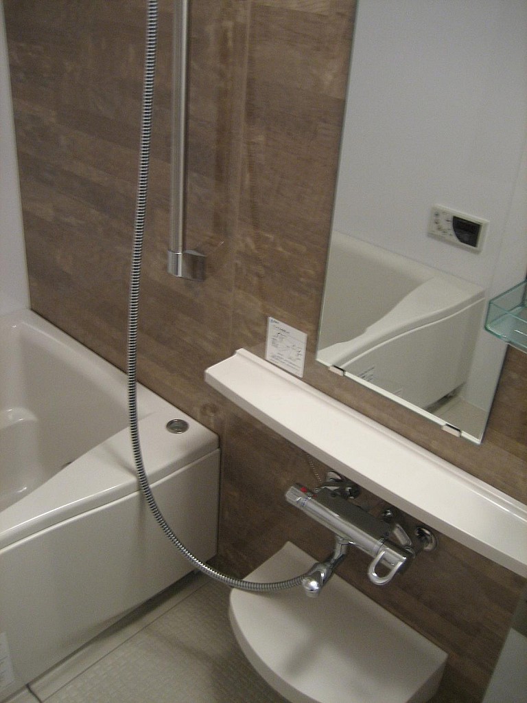 追焚・浴室乾燥機！ゆったりした浴室内！