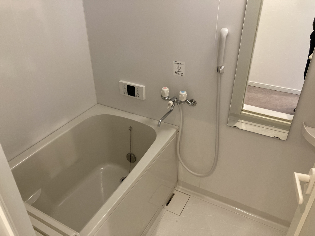 追焚給湯、ゆったりした浴室内です！