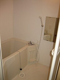 ゆったりした浴室内！