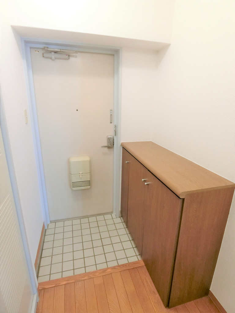 靴箱付きの玄関です