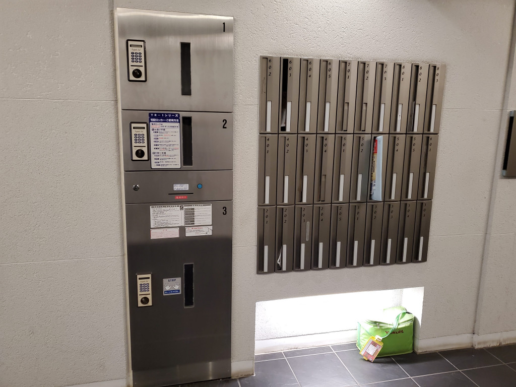 宅配ボックスがあると便利ですね