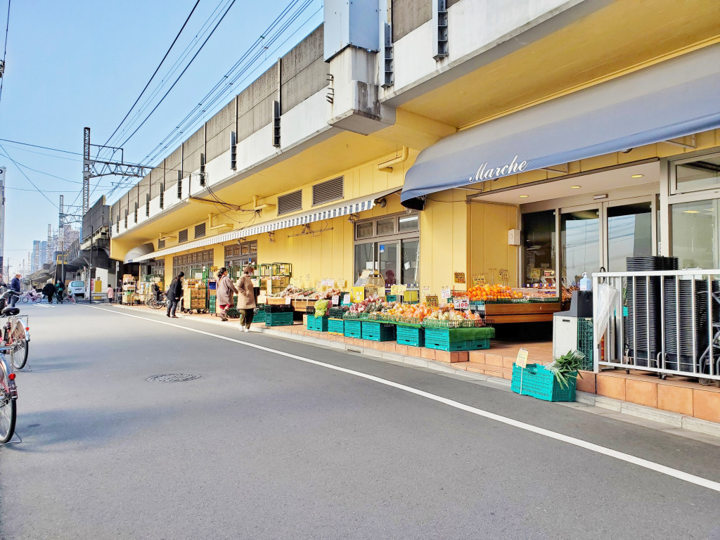 生鮮マルシェ　徒歩2分