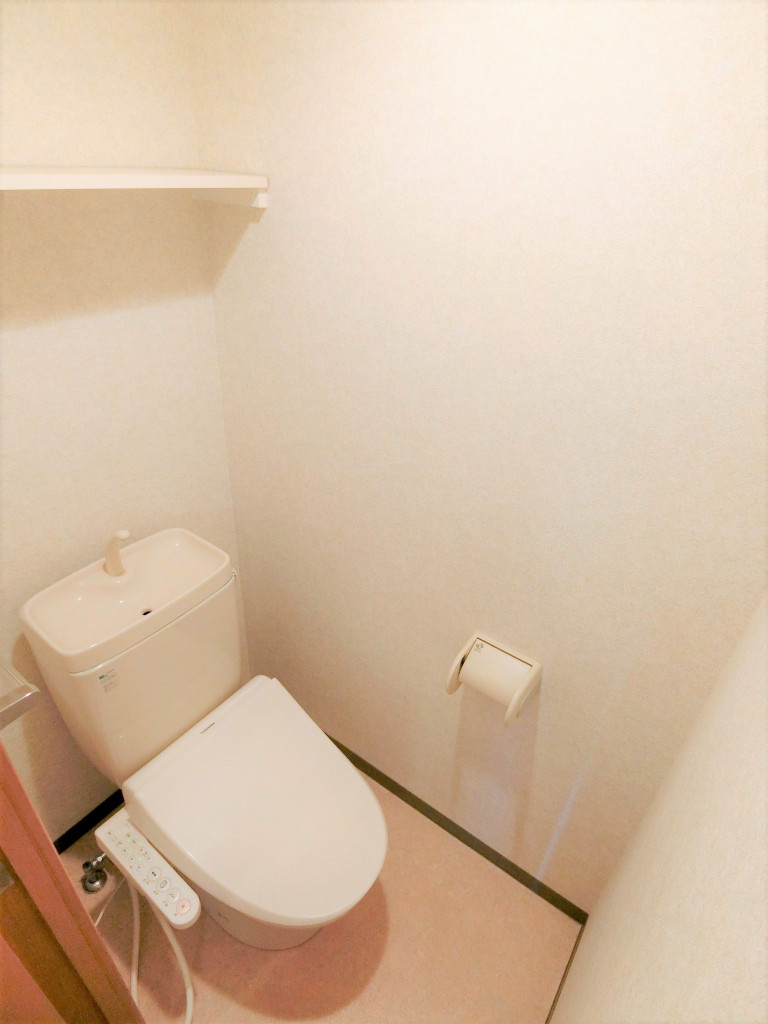 ウォシュレット付きトイレ   無償貸与物    同タイプ別部屋の参考写真