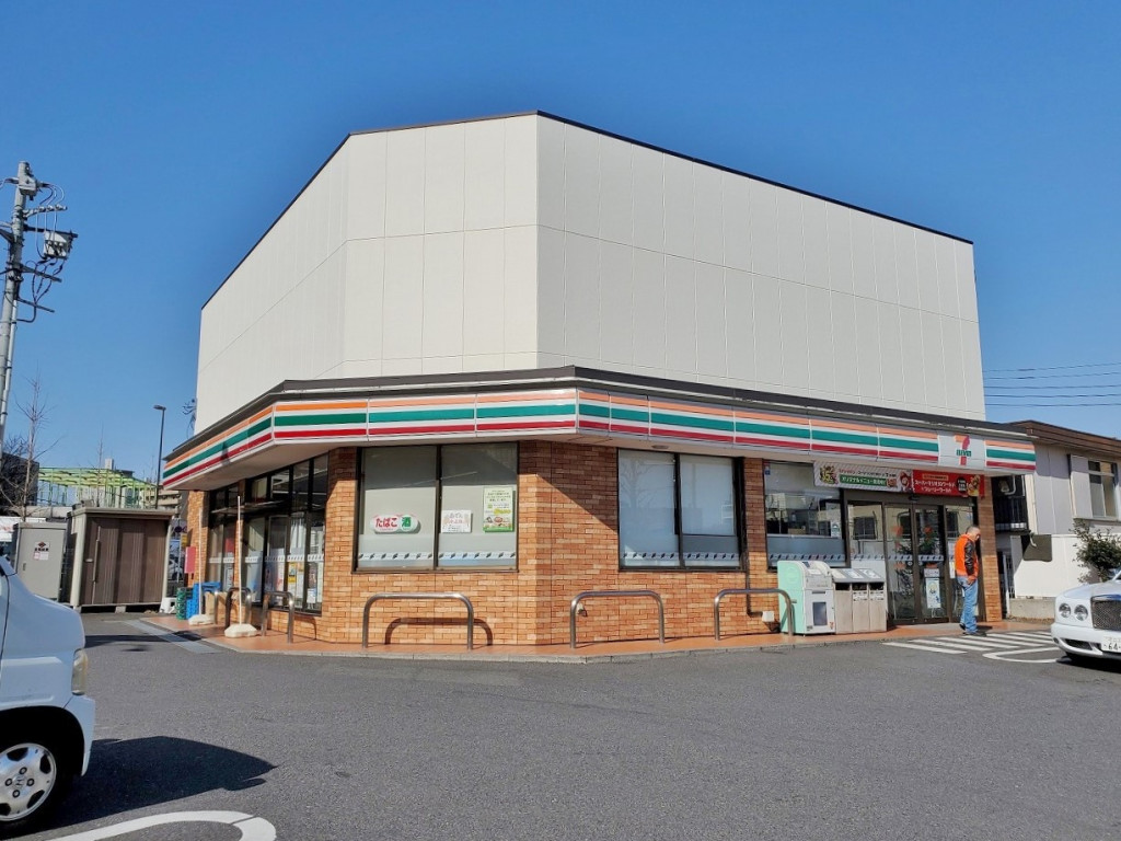 セブンイレブン隣接