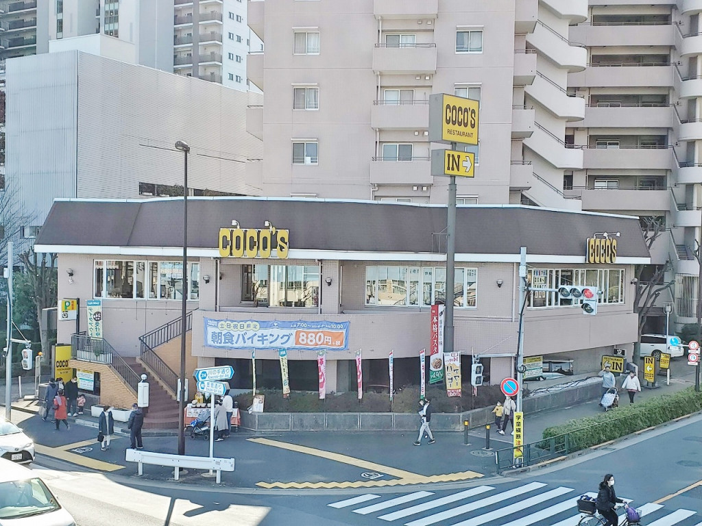 ココス　徒歩1分