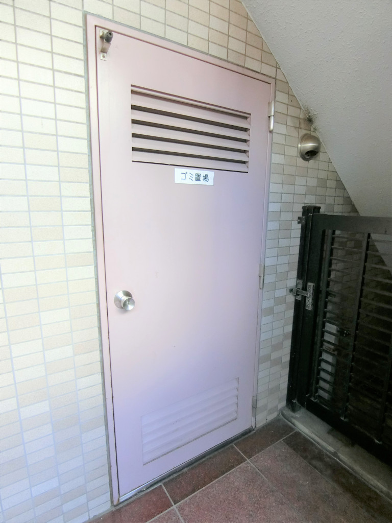敷地内ゴミ置場　24時間ゴミ出し可能