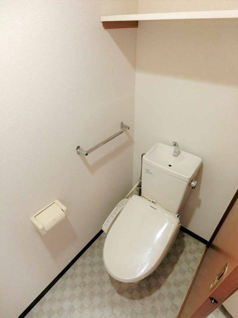 温水洗浄便座付きで快適！（無償貸与物）（同タイプ3階のお部屋）