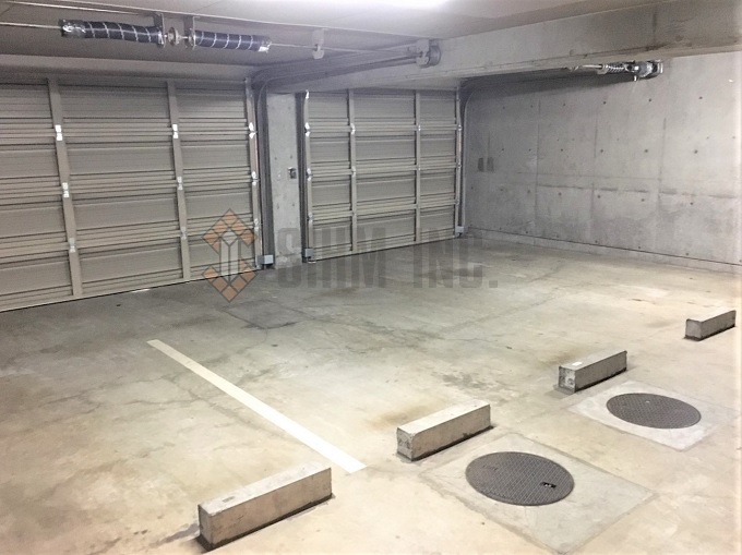 シャッター付き駐車場