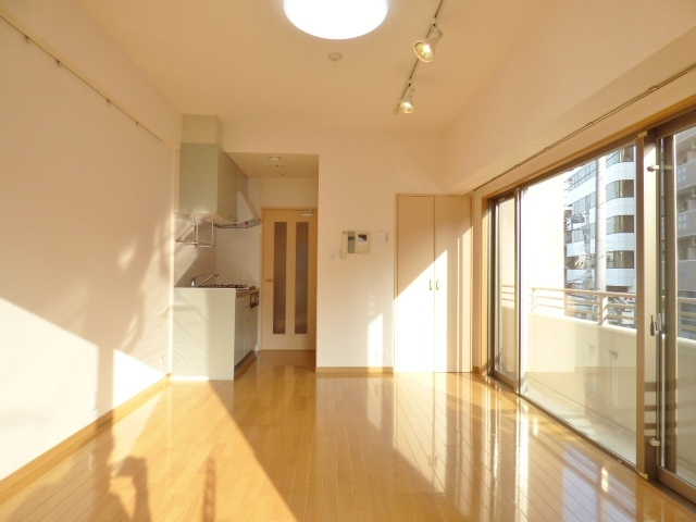 室内別アングルより