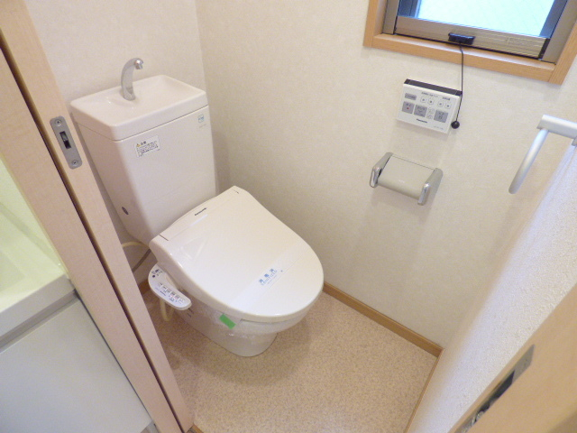 トイレに窓有ります