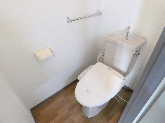 ウォシュレット付きトイレ