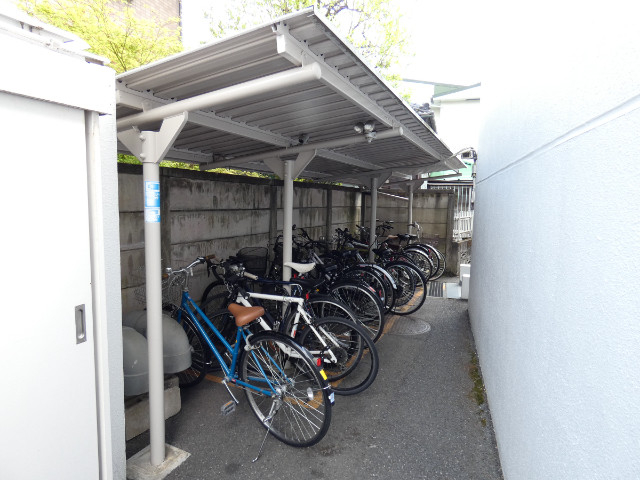 屋根付駐輪場