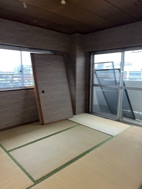 和室からLDKへリノベーション予定　バルコニー側