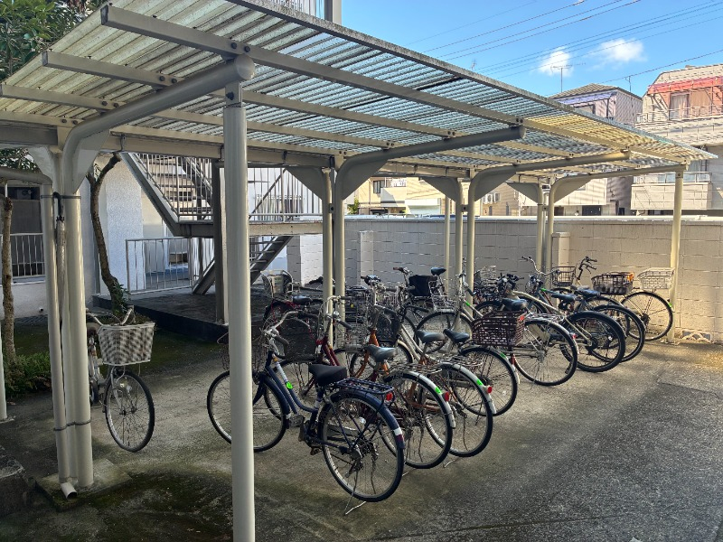 空きあり　大人月200円　子供月100円