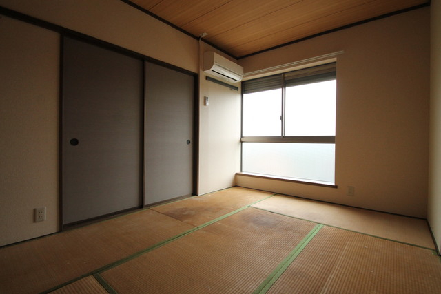 和室（畳は入居前に表替え致します）！