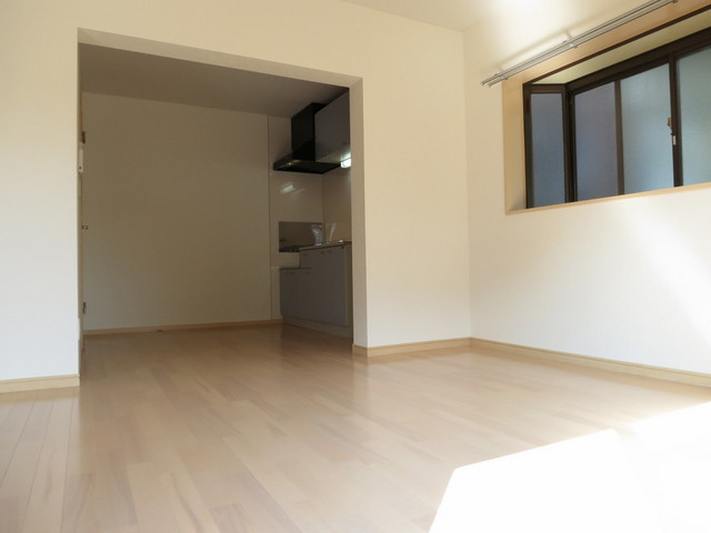 角部屋につき出窓あり
