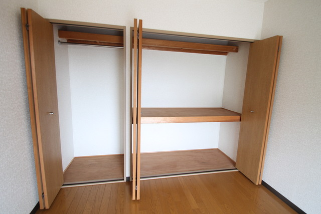 収納（バルコニー側洋室）！