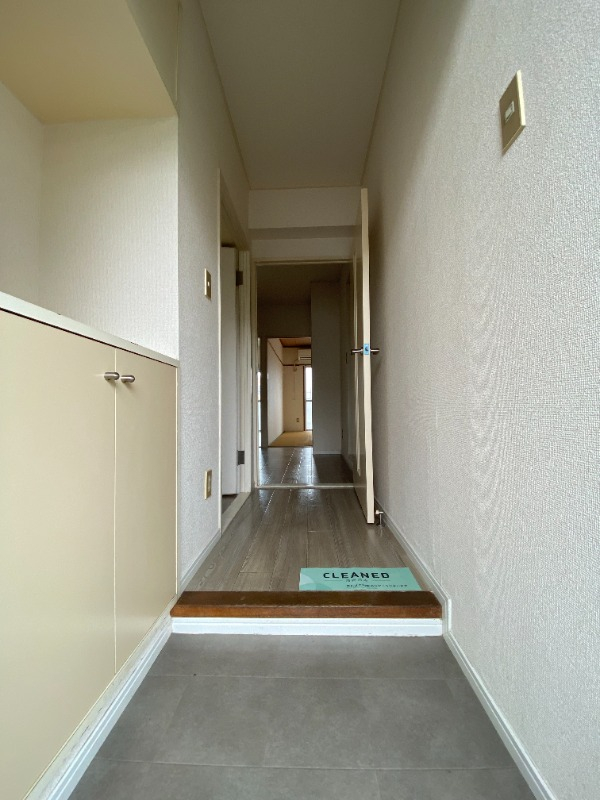玄関から室内！