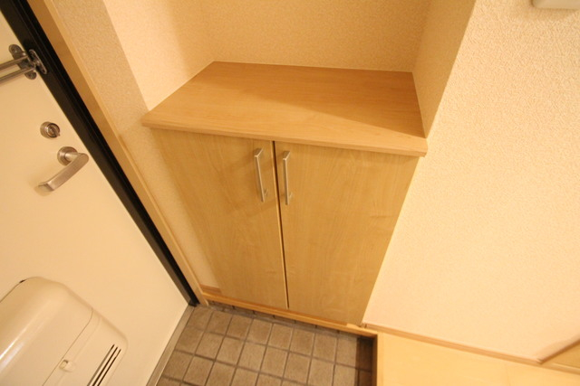 下駄箱付です