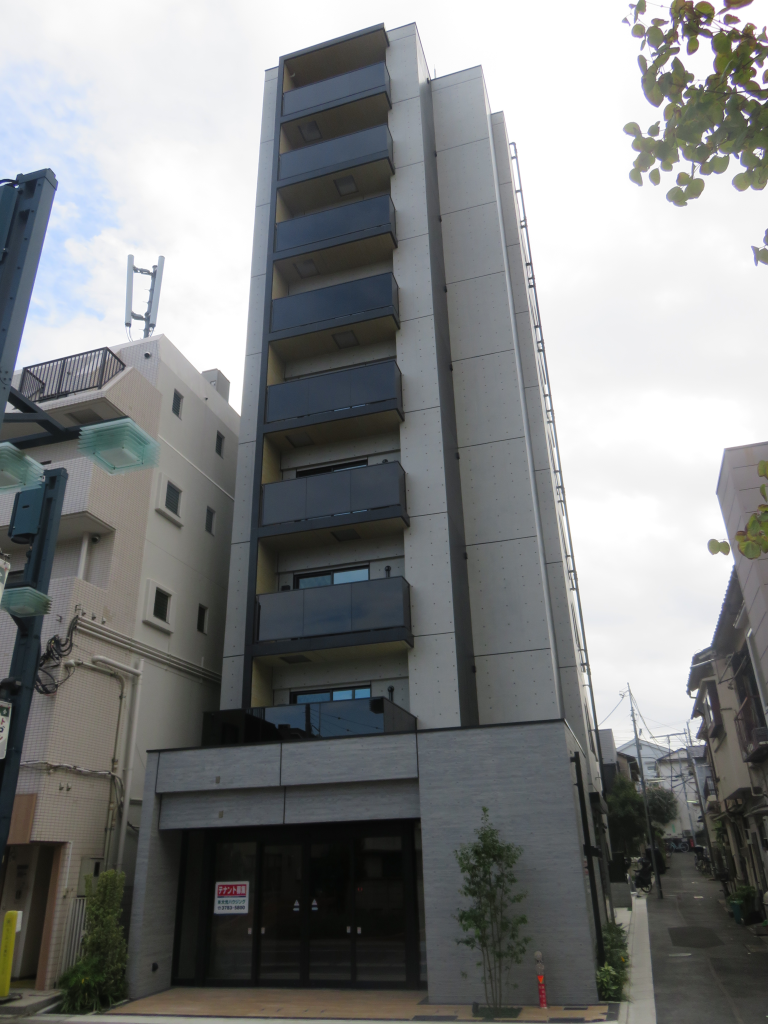1階は24時間トレーニングジム
