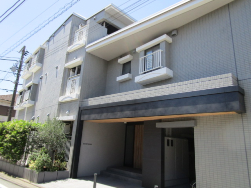 緑もある閑静な住宅街。一度住んだら離れられなくなりそう。