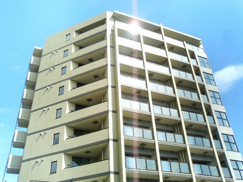 駅徒歩２分。便利です。