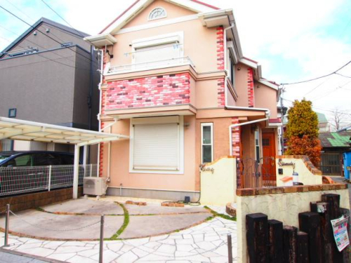 とってもかわいいお家なんです。