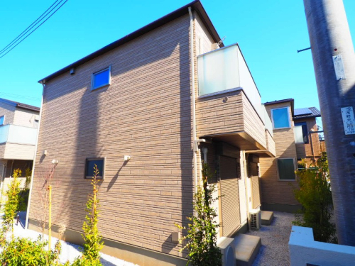 【築浅・複数路線利用可】便利で綺麗な建物