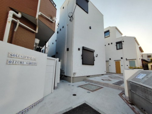 駅近＆新築の綺麗な外観