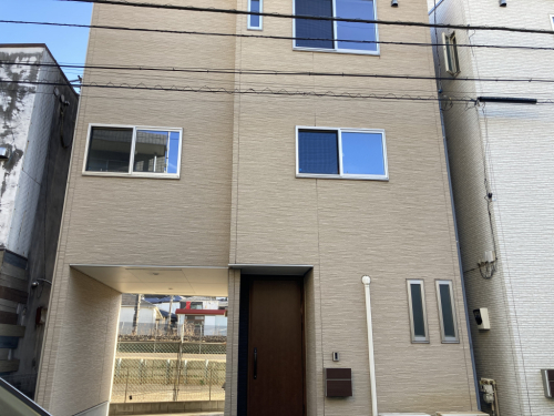 2017年築！　1階駐車場完備！