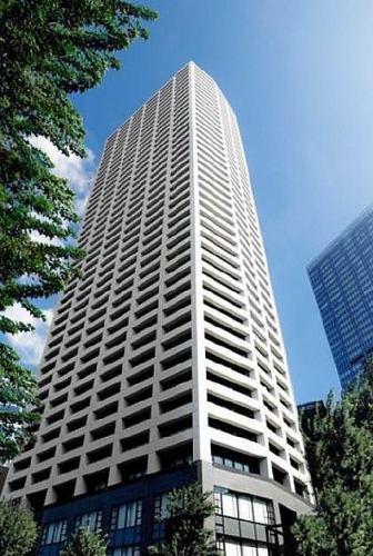 コンシェリア西新宿タワーズウエストの外観